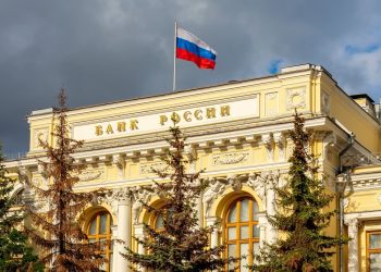 Russian Central Bank’s Hawkish Stance Amidst Easing Trends Globally