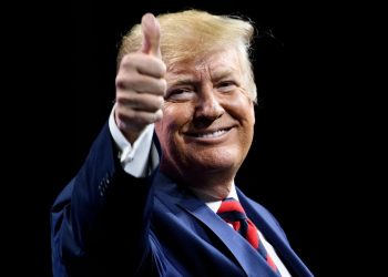 Navigating the Economic Compass: Trump’s Advisor Asserts on Currency Strength and Tariff Strategy