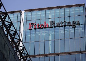 Fitch Revises France’s Sovereign Credit Outlook to ‘Negative’