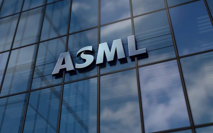 ASML Faces Financial Turbulence as Sales Forecasts Disappoint