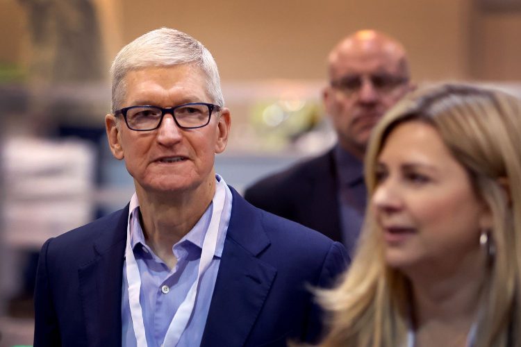 Berkshire’s Q3 Operating Profit Drops 6.2% Year – on – year, Below Expectations; Continued Apple Stock Reduction and Record – high Cash Reserve – Insights from Financial Reports