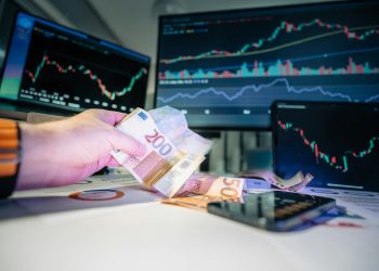 Global Futures Market Movements: Real-Time Insights