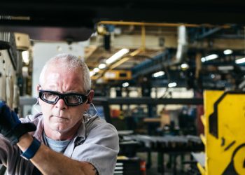 The U.S. Manufacturing Index is Showing Signs of Rebound: A Short-Term Bounce or a Structural Recovery?