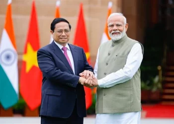 Emerging Market ETF Boom: Is Capital Flowing to India or Vietnam?