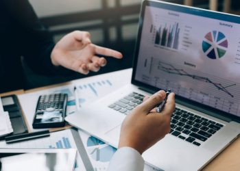 U.S. Stocks vs. European Stocks: Behind the Valuation Divergence — Institutional Strengths or Cyclical Mismatch?