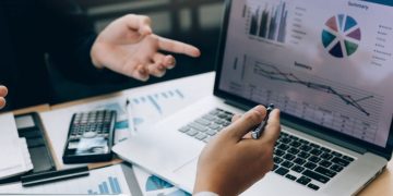 U.S. Stocks vs. European Stocks: Behind the Valuation Divergence — Institutional Strengths or Cyclical Mismatch?