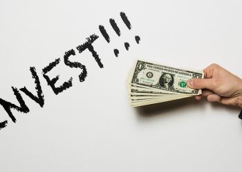 What Do Swings in Interest Rate Futures Signal? How Should Investors Position Themselves Ahead?