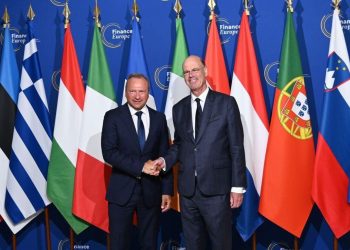 The Asian Century in Flux: Financial Centers, Capital Flows, and Geopolitical Risk